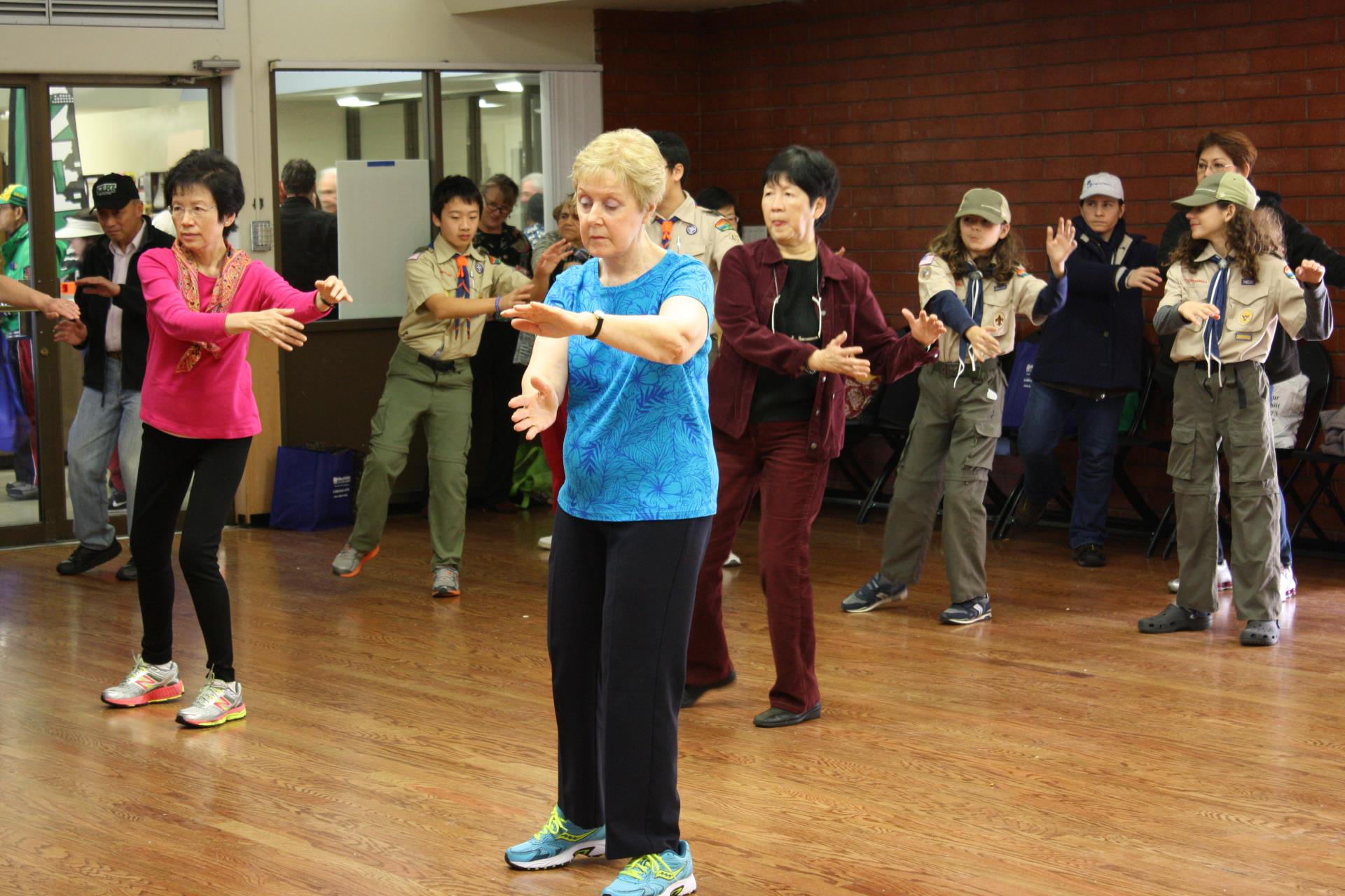 Participants participate in free sample class